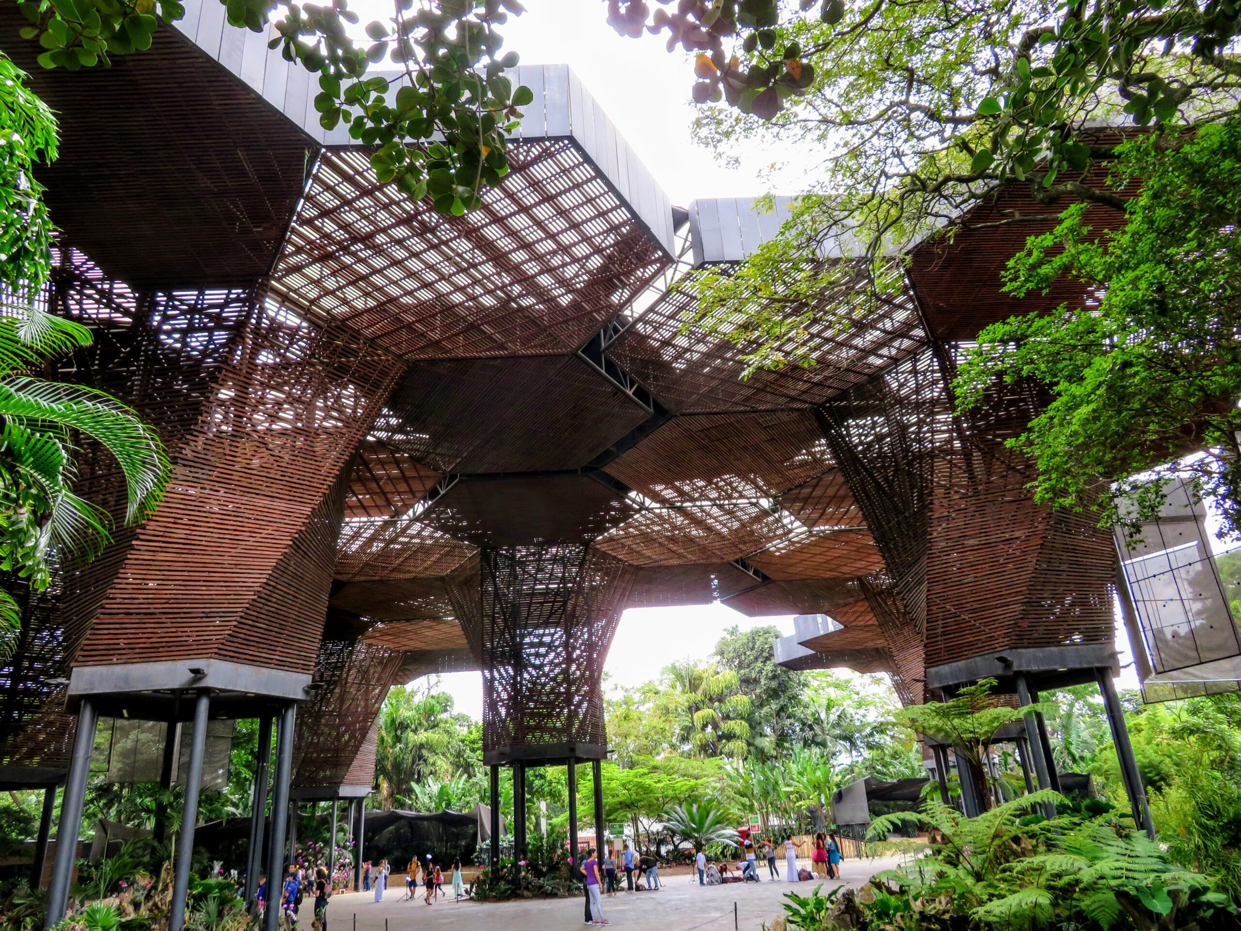 imagen de stock de la ciudad de Medellín, una de las más importantes para los negocios en Colombia